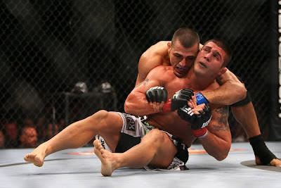 Get more pictures like this from SHERDOG.COM